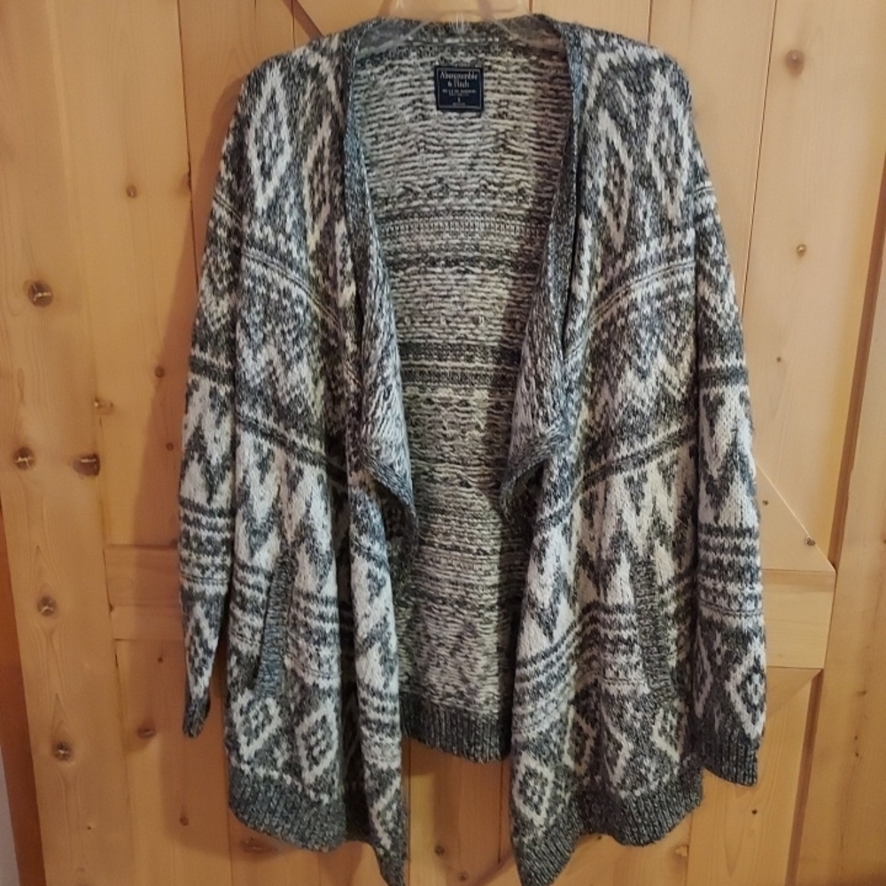 Abercrombie & Fitch - Sweater Women Size S - Aztec Print - Cardigan Open Front.